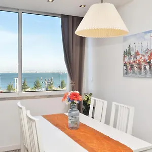 Appartamento Tejo Blue & Bright - Checkinhome, Lisbona